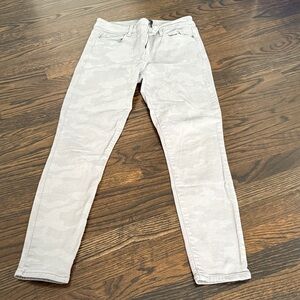 Sanctuary Light Gray Camouflage Pattern Skinny Jeans
